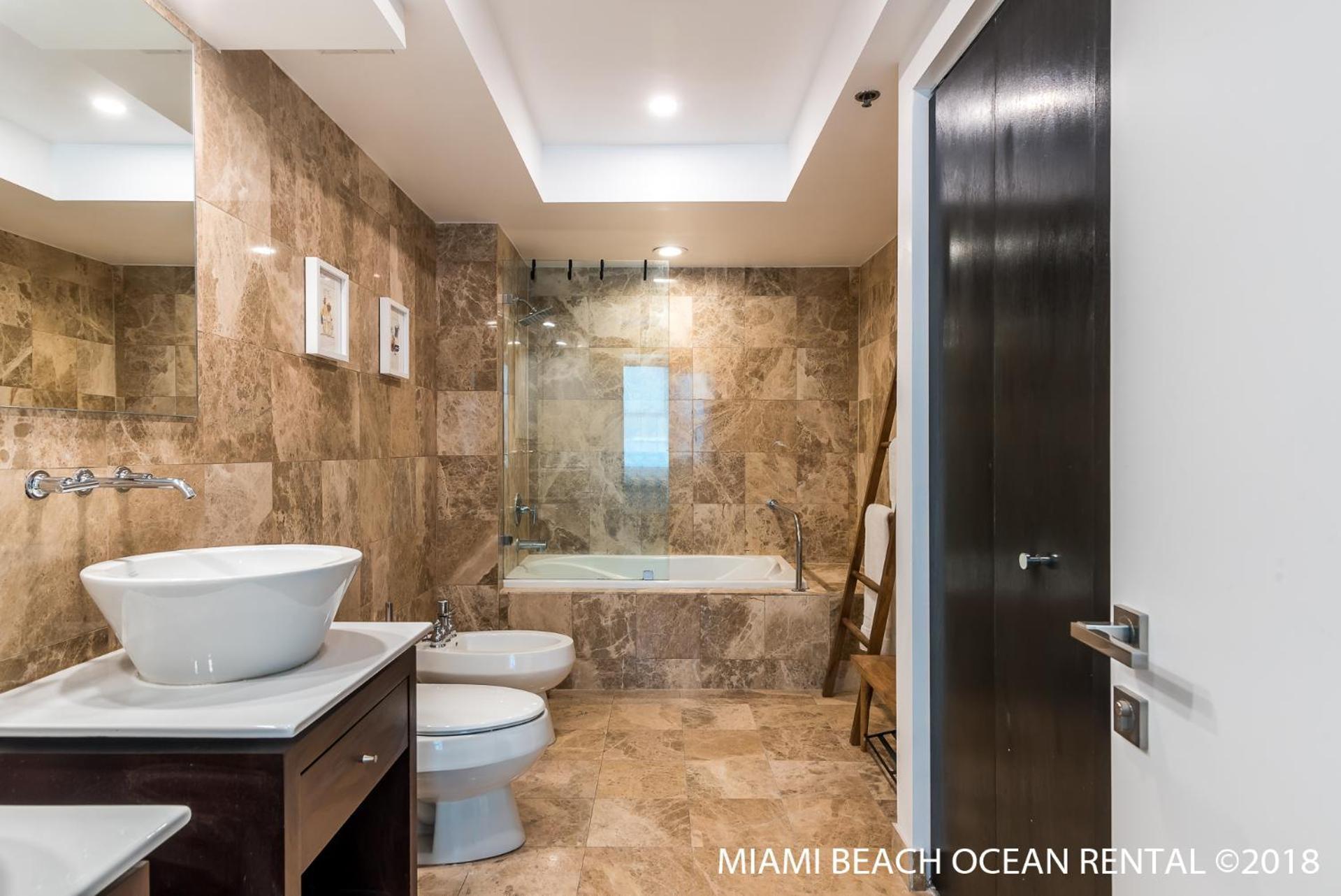The Netherland By Miami Beach Ocean Rental *